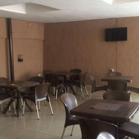 Wonder King Hotel Lagos Bagian luar foto
