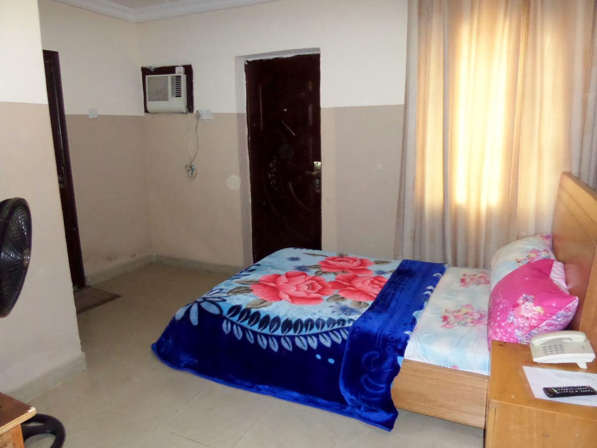 Wonder King Hotel Lagos Ruang foto